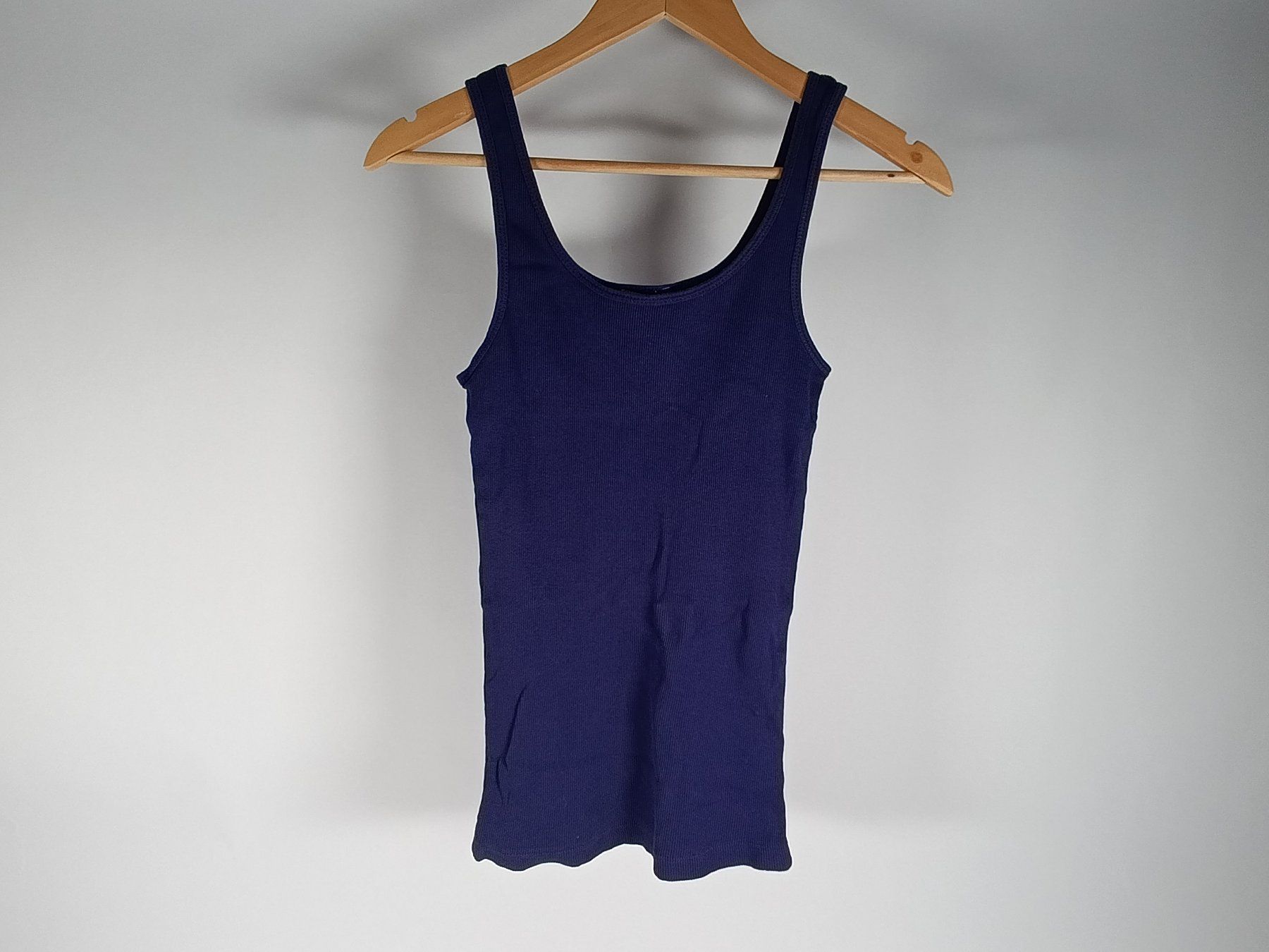 Top: TERRANOVA Débardeur indigo taille M – Usato da Thielle venduto da Plusvalue_Neuchatel