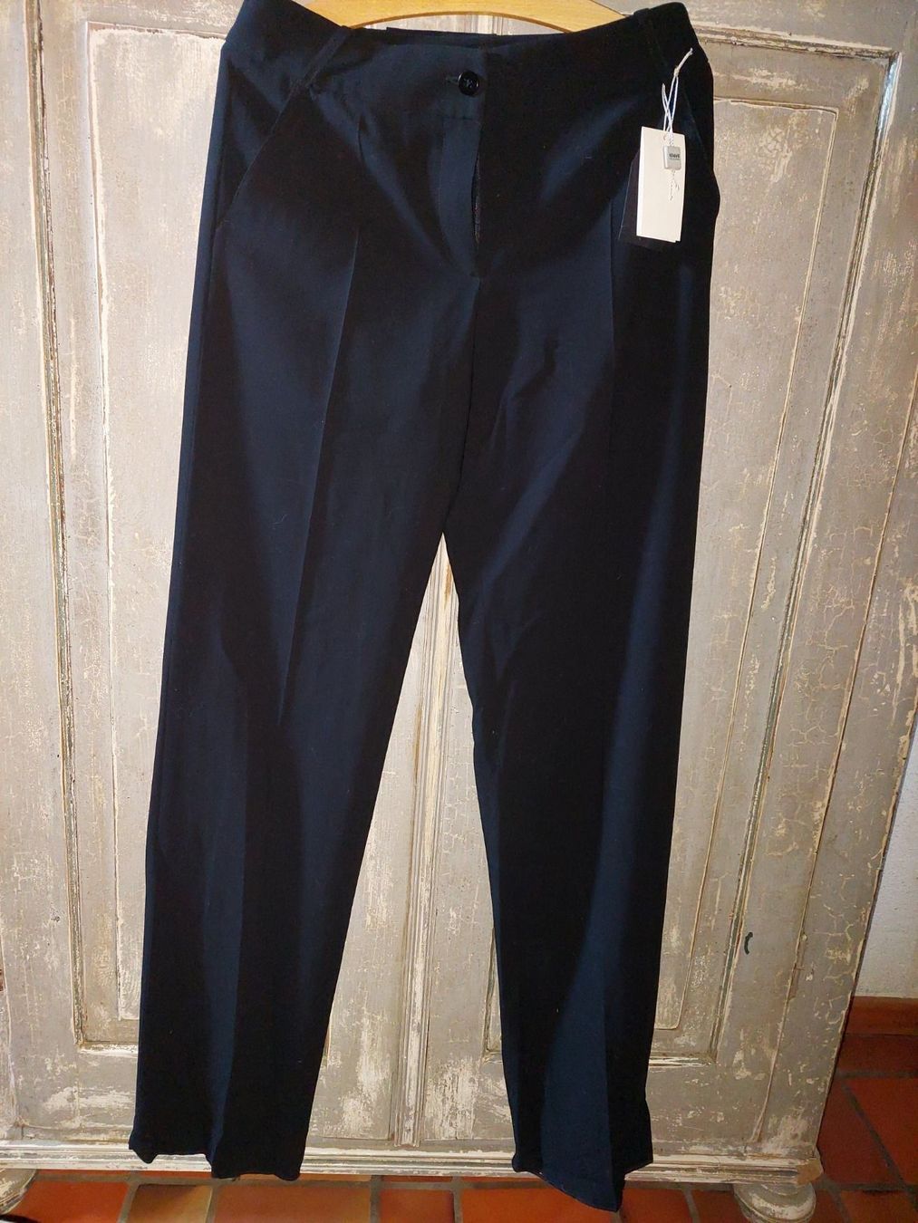 Armani Pantaloni: Armani Collezioni . Wolle schwarz 34 – Nuovo e nell'imballaggio originale da Besenbüren venduto da teluride89