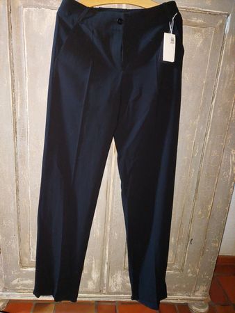 Armani Collezioni . Wolle schwarz 34