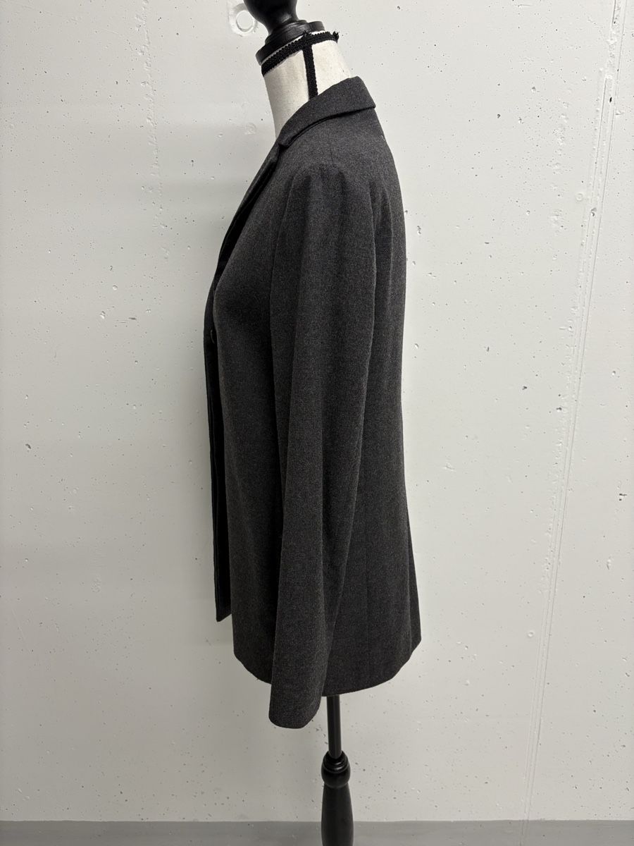 Jil Sander Giacche: Jil Sander Wolle Kaschmir Blazer Gr. 36 grau gerade – Nuovo (secondo la descrizione) da Regensdorf venduto da secondchancefashion 1