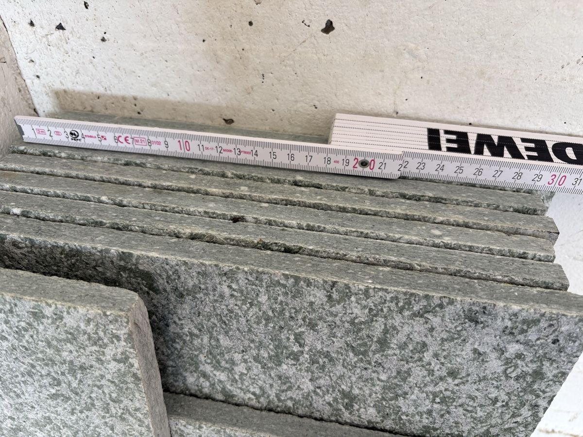 Bodenbeläge: Natursteinplatten – Neu (gemäss Beschreibung) aus Männedorf von artheMISS 4
