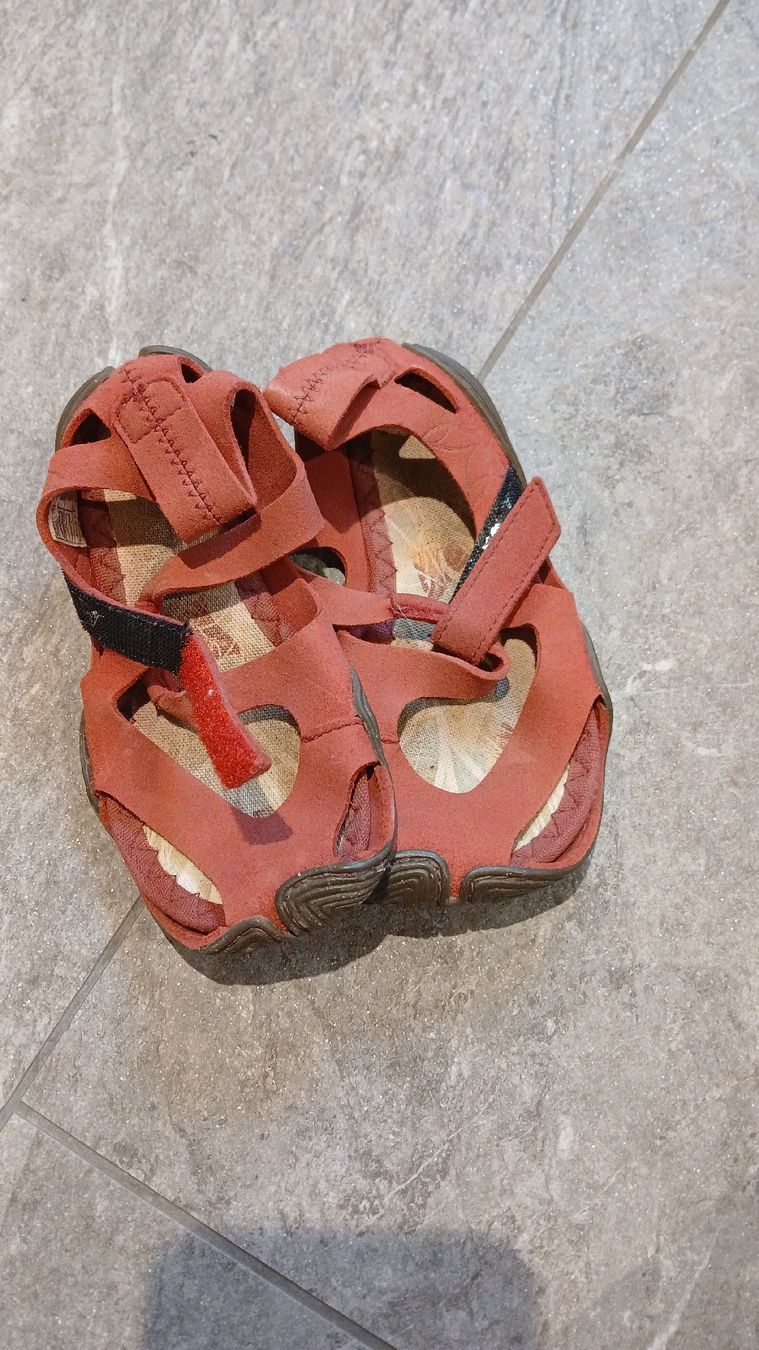 Wildling Schuhe für Jungen: Wildlings Barfussschuh Grösse 25 – Gebraucht aus Niederurnen von yoio