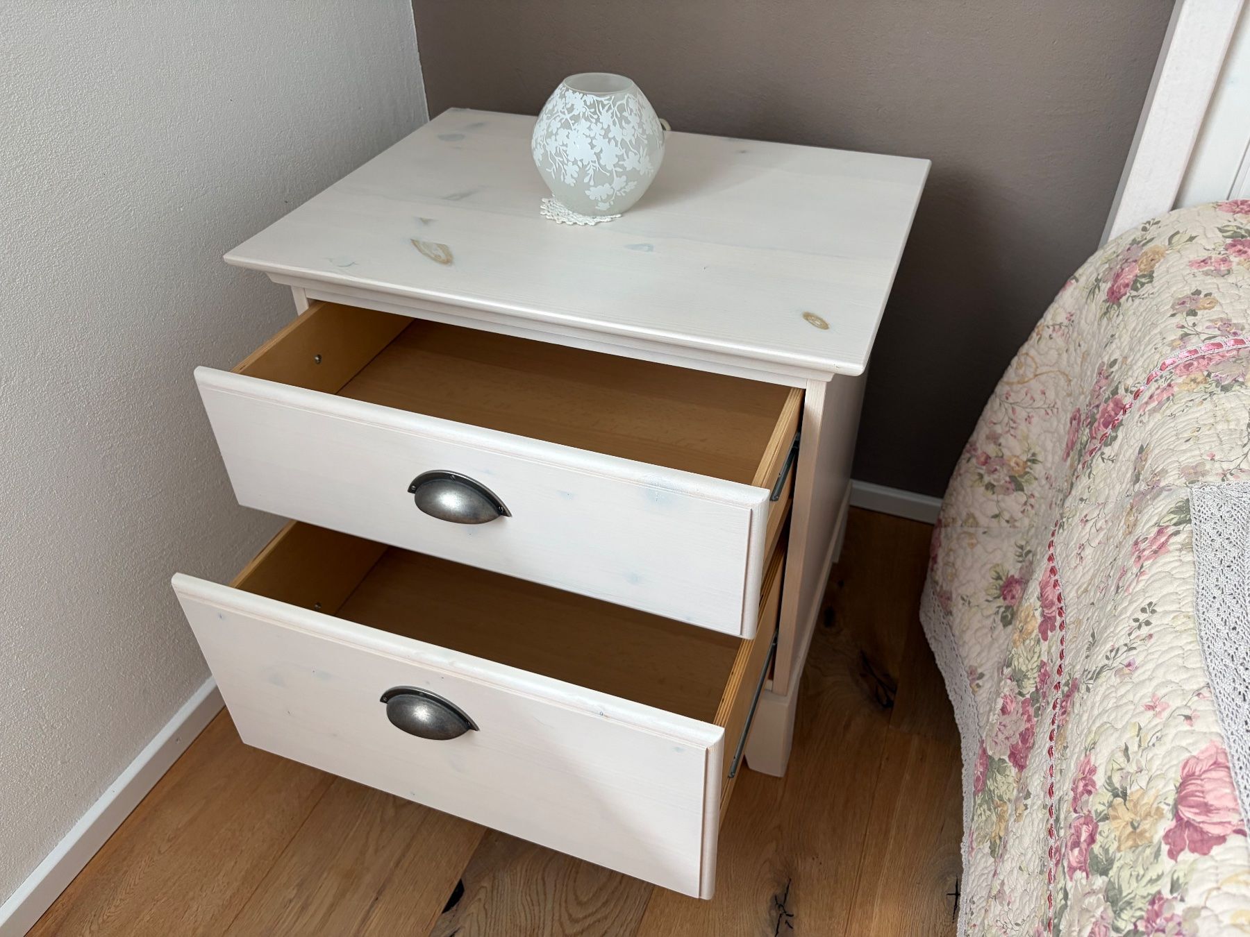 Letti: Schlafzimmer komplett, neuwertig – Nuovo (secondo la descrizione) da Galgenen venduto da Crystaldisplay 1