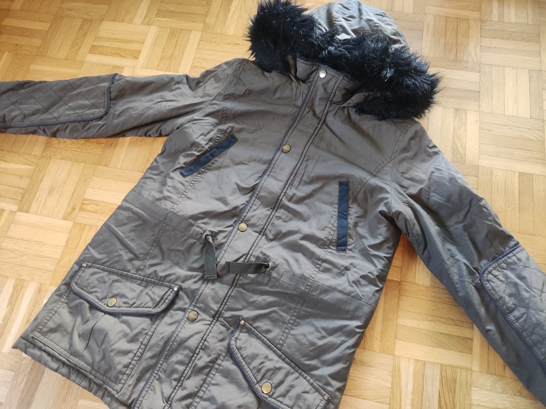 Giacche & Cappotti: Winterjacke 164 olivgrün mit Fell – Usato da Kriens venduto da rinzmann 1