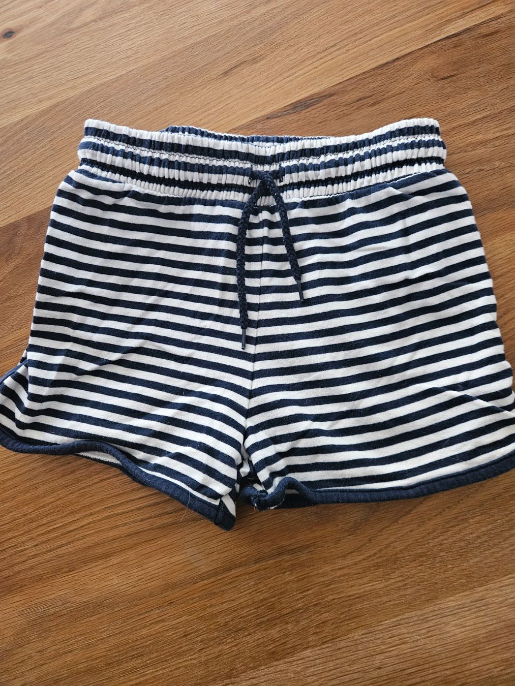 Next Hosen: Next Shorts Gr. 140 – Gebraucht aus Engelburg von ynnoc19