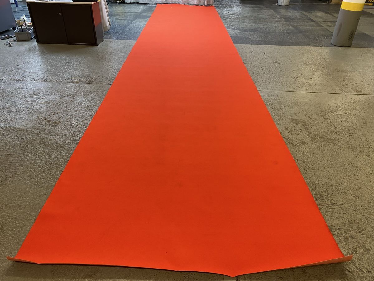 Tappeti: 10Meter roter Teppich 2m breit – Usato da Hägglingen venduto da Karin0802