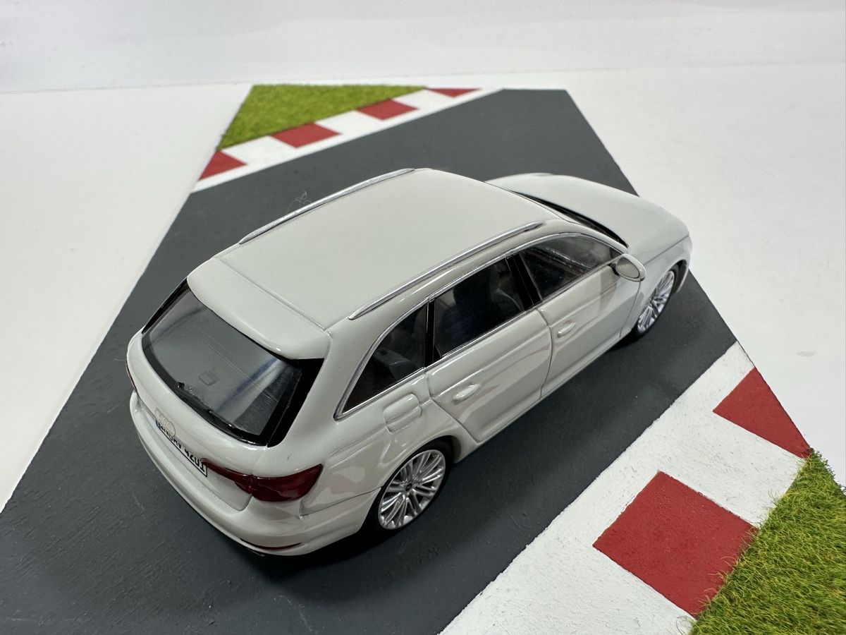 Spark Modellautos: Audi A4 Avant 1:43, SPARK – Gebraucht aus Zofingen von rf9_x2xt 6