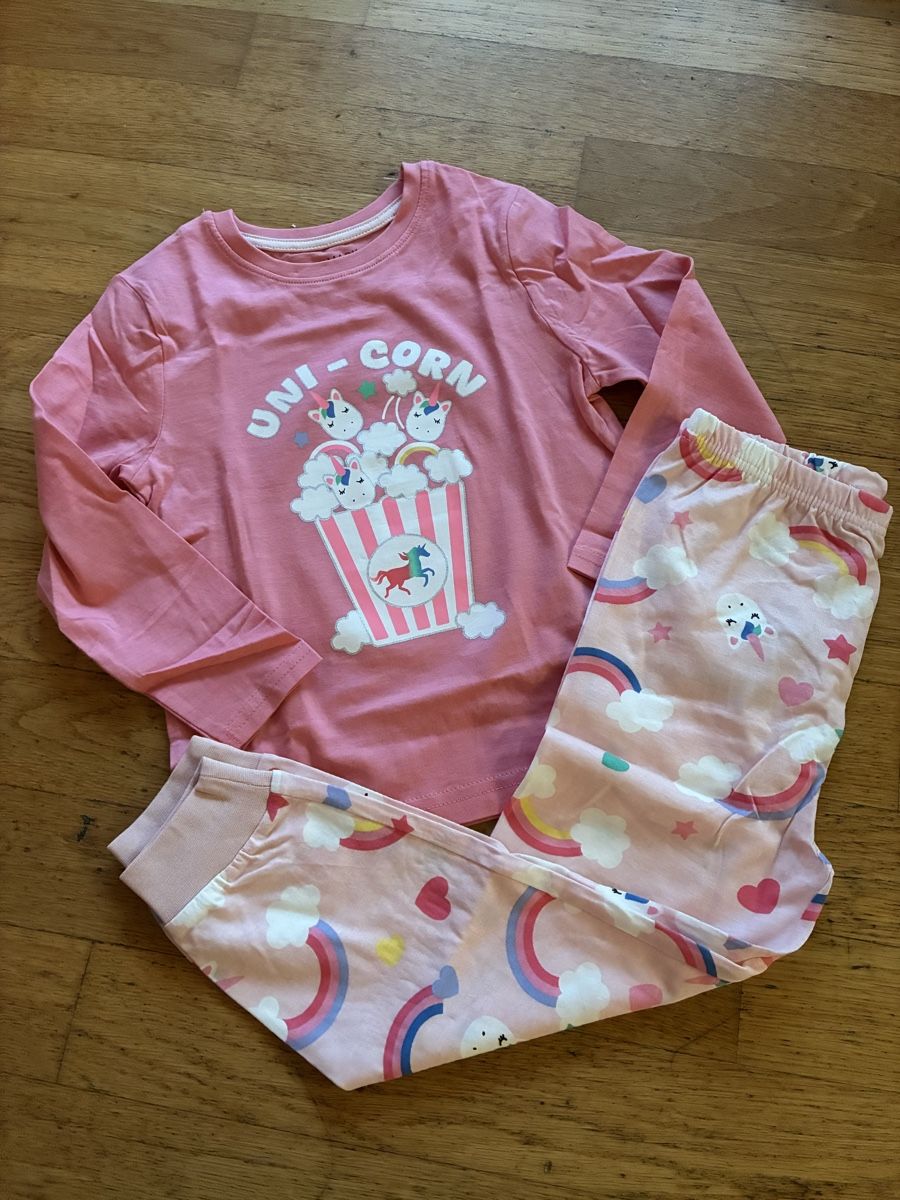 Pigiama & Simili: Schönes Pyjama Gr. 104, Neu – Nuovo (secondo la descrizione) da richterswil venduto da lunamarie001