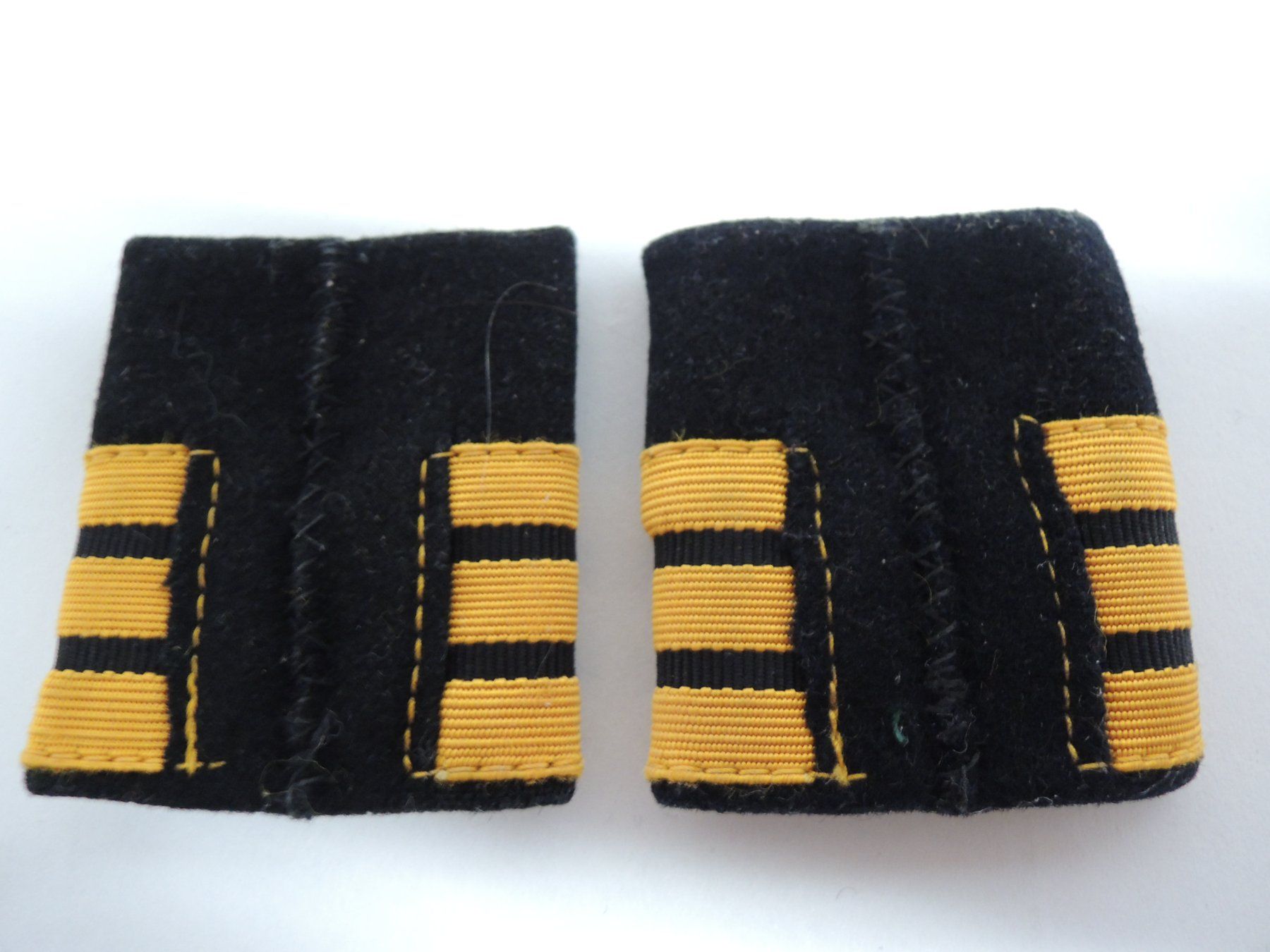 Schweizer Armee Uniformi: Schweizer Armee Batten Oberst im Gst. – Usato da Uznach venduto da Othmar52 1