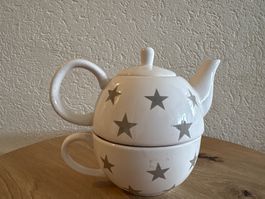 Teekanne mit Tasse