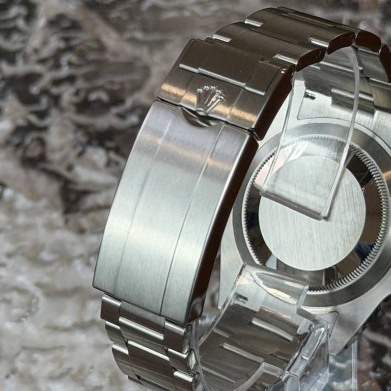 Orologi: Rolex Submariner 41mm 124060 – Usato da Genève venduto da minty.watches 8
