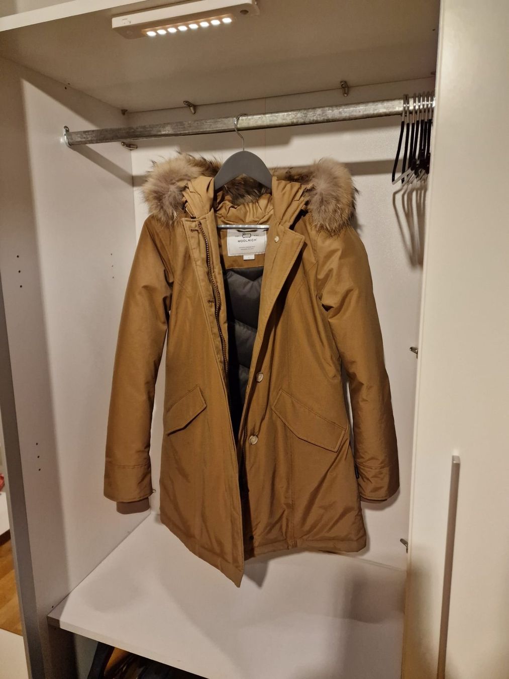 Woolrich Giacche: Woolrich Arctic Parka - Dark Caramel, Grösse L – Nuovo e nell'imballaggio originale da Niederhasli venduto da Madame000 2