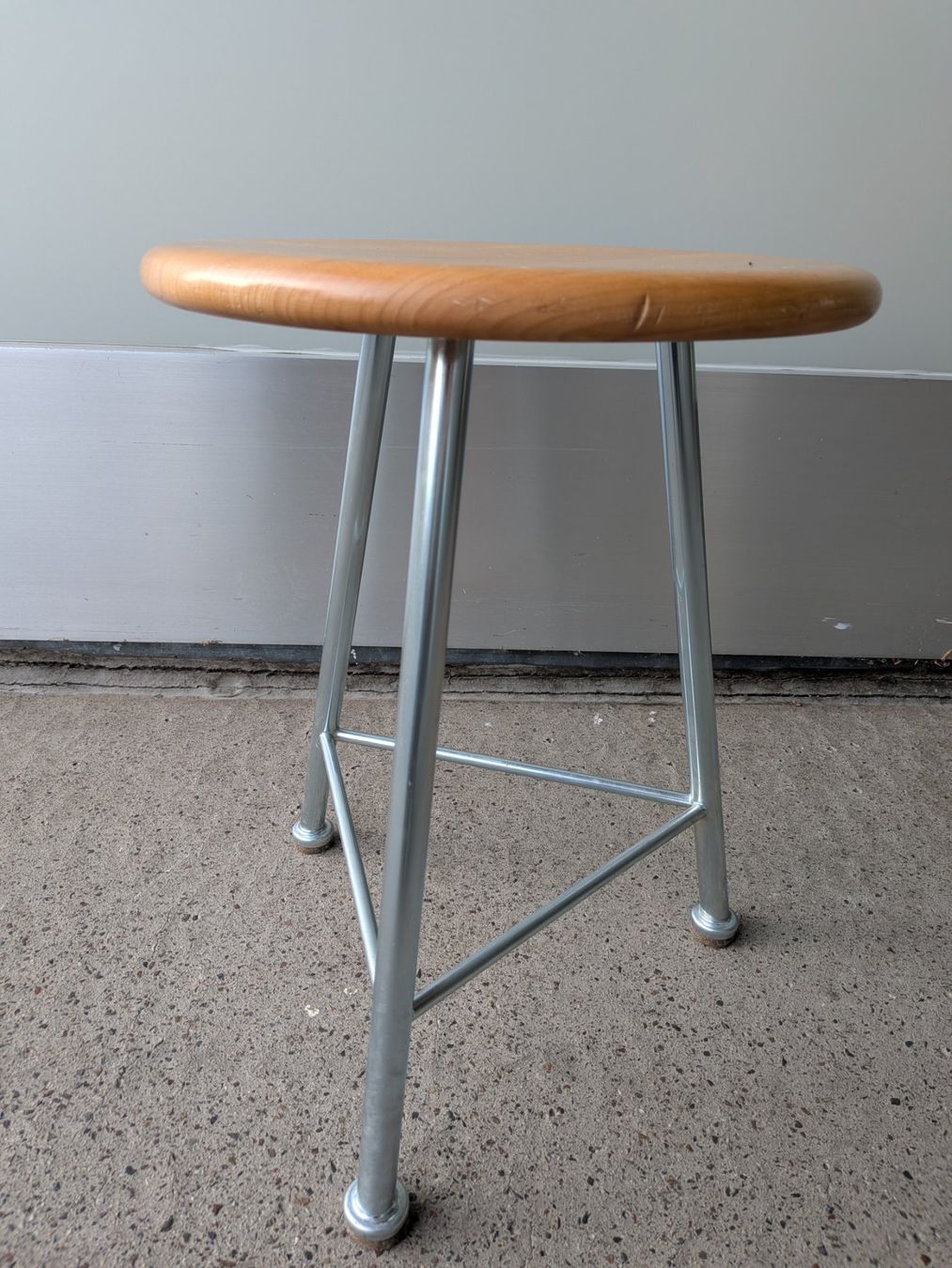 Tabourets: Schemeli Hocker Industriedesign – D'occasion à Emmen par magelan