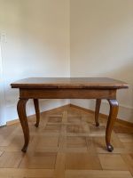 Antiker Holztisch, gebraucht.