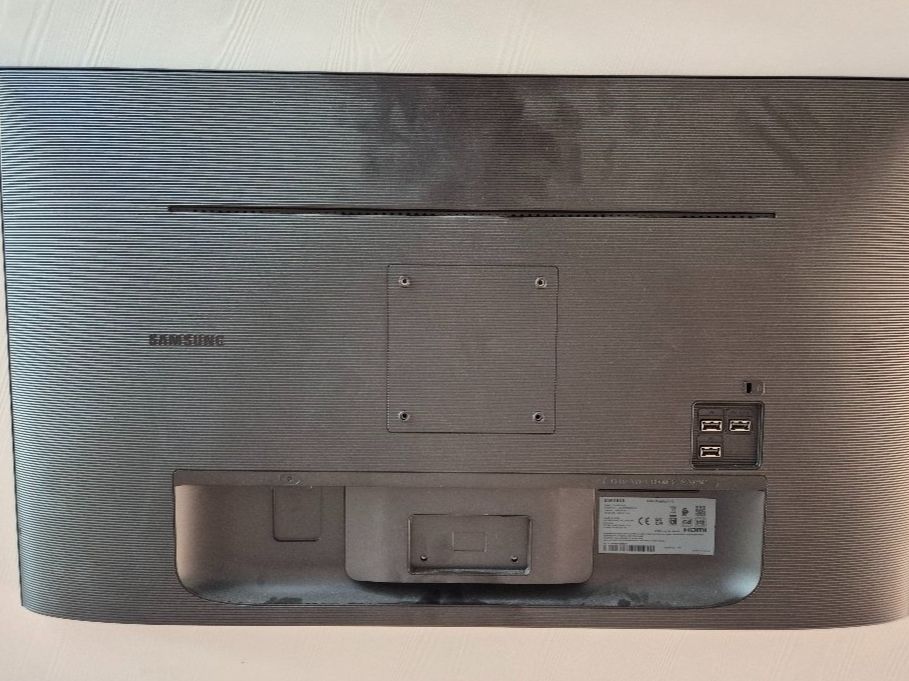 Televisori: TV Samsung S32AM700UR – Usato da Feusisberg venduto da Whitefir 3