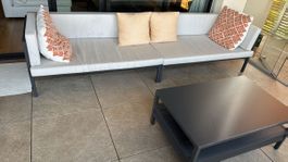 Gartenlounge mit Tisch, bequem