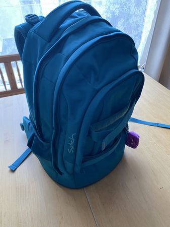 Schulrucksack Satch blau mit verstellbarem Tragesystem