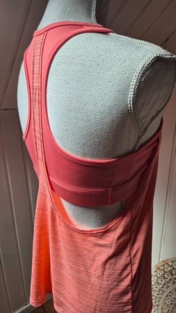 NIKE dri-fit   🩶 sport bh top peach  🩷  Grösse M