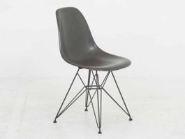 Vitra Eames Fiberglass Side Chair DSR - Elephant Hide Grey