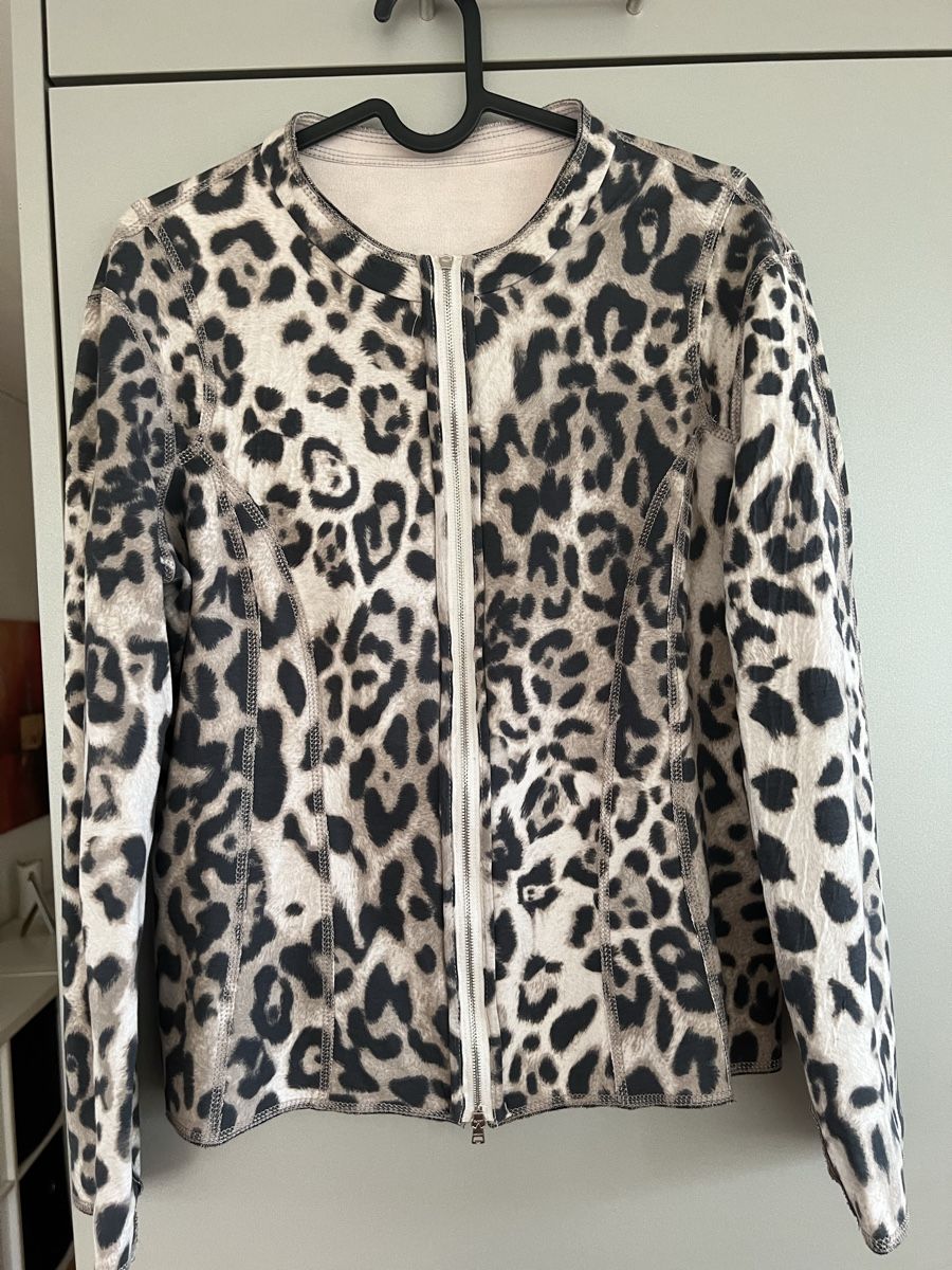 Marc Cain Pulls & Sweat-shirts: Marc Cain-Doppelseitig..Neu.Preis 290Fr. – D'occasion à rorschach par minadj