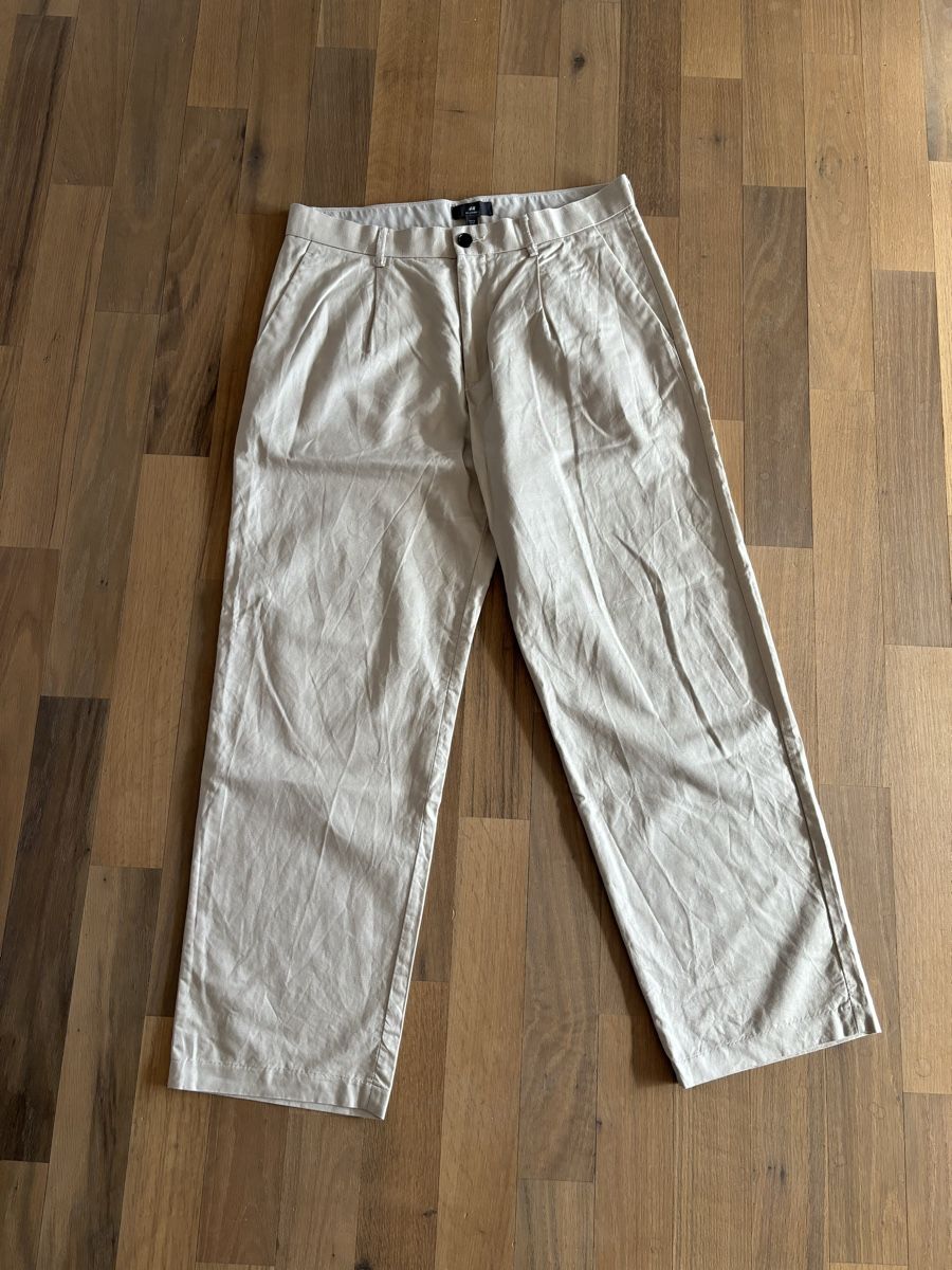 H&M Pantaloni: HM Relaxed Fit Hose - Gr. 32 - Super Zustand – Usato da Thun venduto da Ajenjo