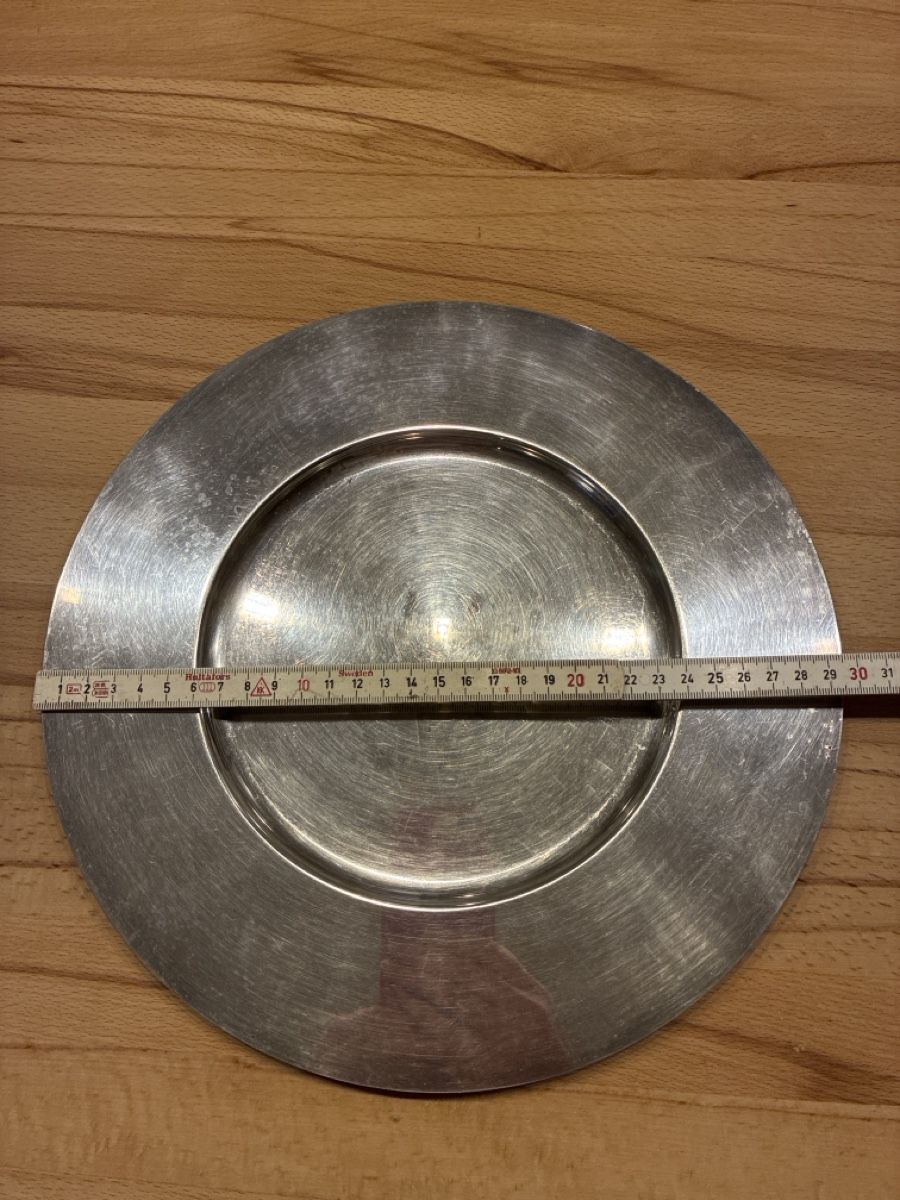 Piatti di portata: Schöner alter Teller, Silber-Optik, Durchmesser 30 cm – Usato da Magden venduto da sab_lt5z 1