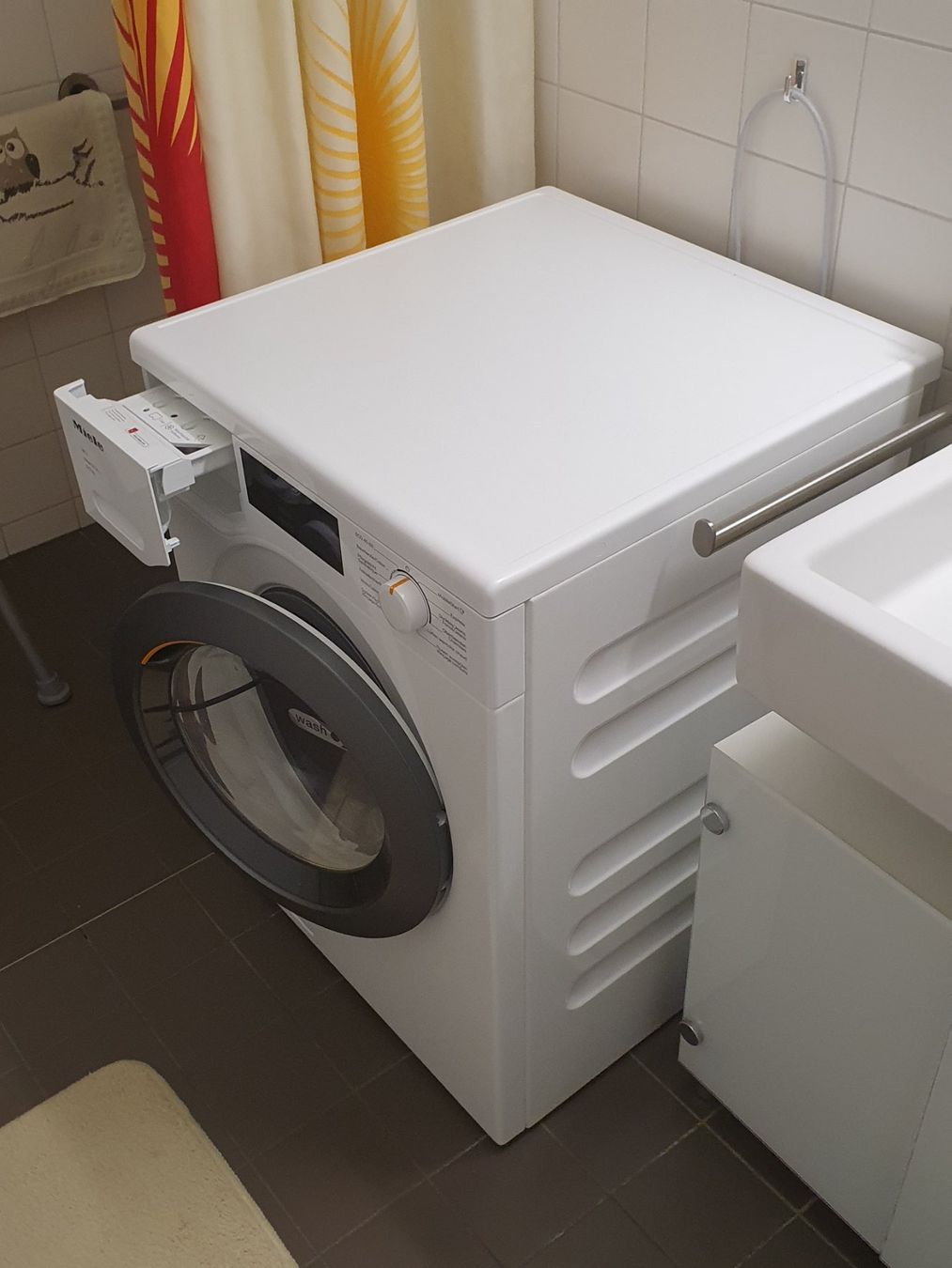 Miele Waschmaschinen: Miele Waschmaschine / Trockner kombiniert – Gebraucht aus Männedorf von gab_66q9