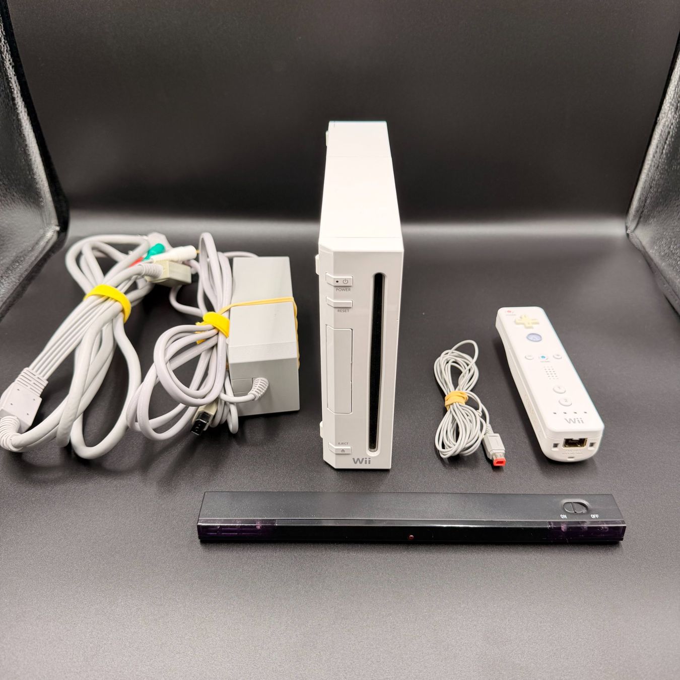 Nintendo Console: Nintendo Wii Konsole weiss – Usato da Düdingen venduto da Nerdworld
