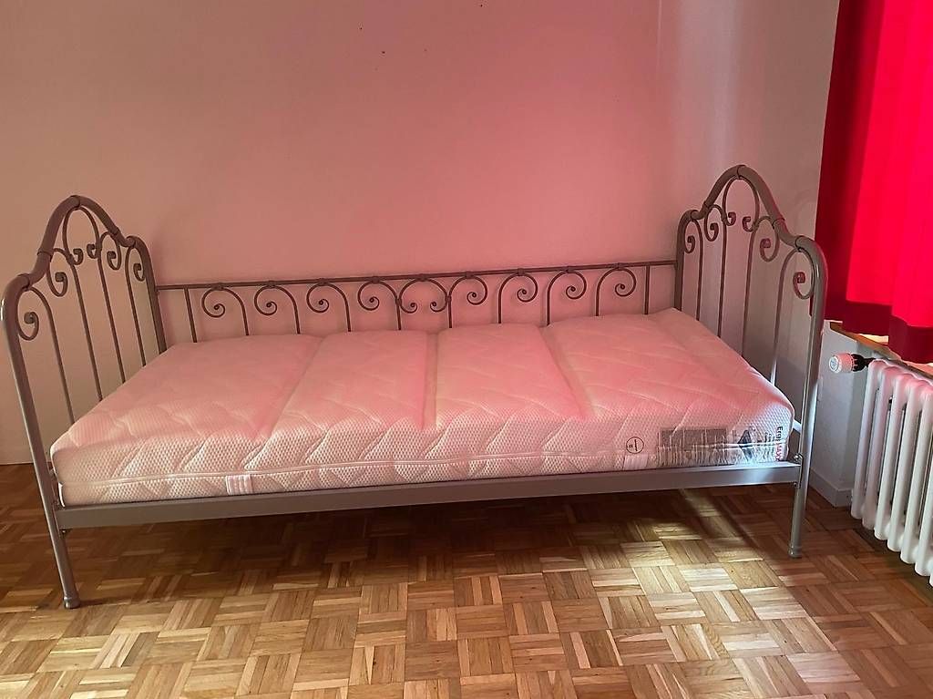 Letti: Schönes Metallbett im Antik- Look – Usato da Frauenfeld venduto da Frdiebold 1
