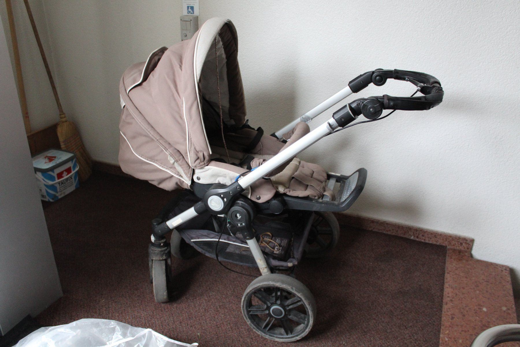 Teutonia Carrozzine: Kinderwagen Teutonia 2in1 – Usato da Dietikon venduto da Chadascha 3