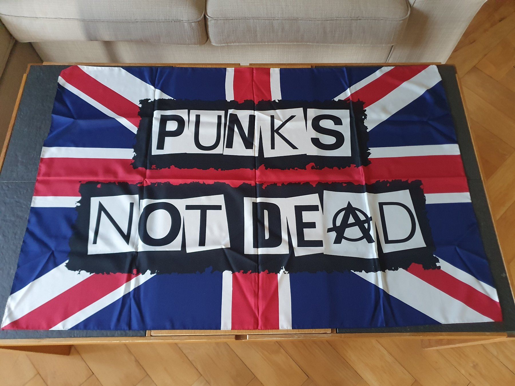 Tutte le decorazioni: Banner Punks Not dead – Nuovo (secondo la descrizione) da Luzern venduto da Bonus73