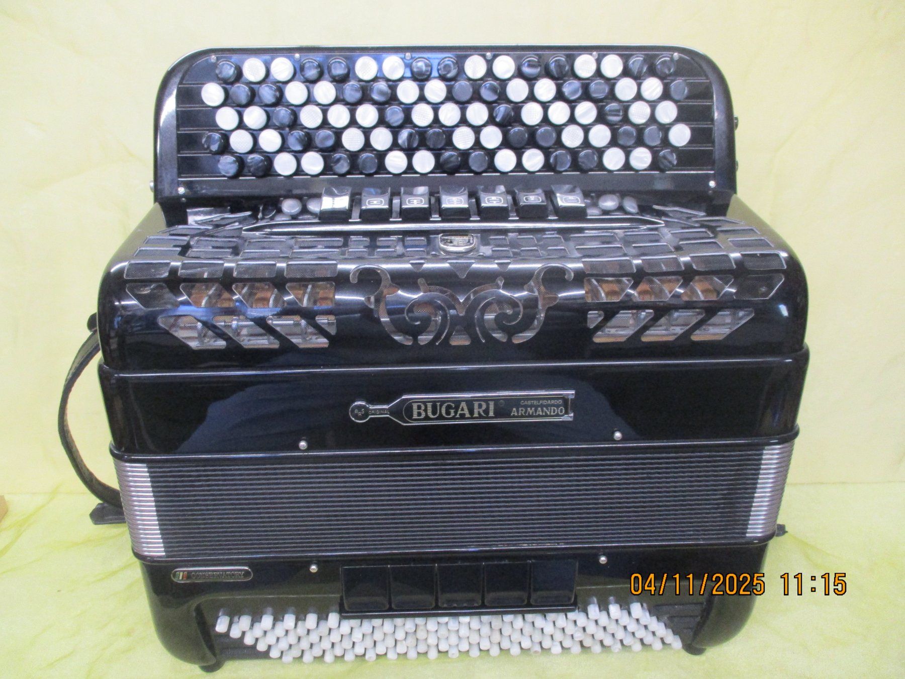 Strumenti musicali: Akkordeon Bugari 320 J/C Converter – Usato da Jegenstorf venduto da Oktavio