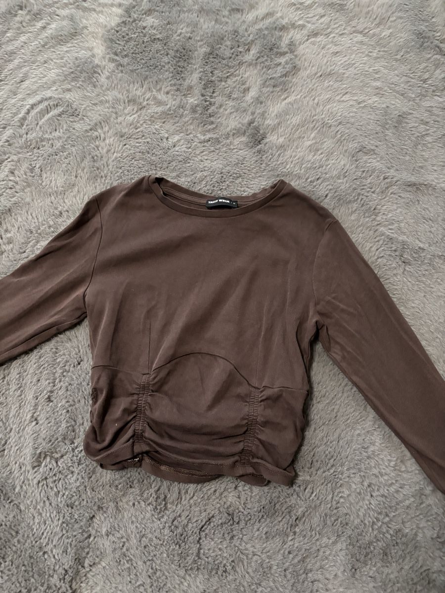 Tally Weijl Top: Tally Weijl Brown Long Sleeve Top – Nuovo (secondo la descrizione) da Wichtrach venduto da Re_Fit