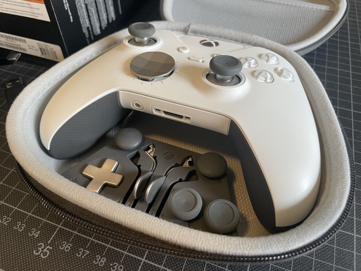 Microsoft Manettes: XBOX Elite Wireless Controller (Gen 1) – D'occasion à Luzern par MaSt_808