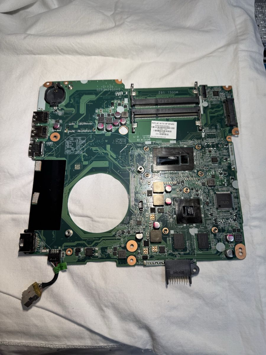 Hewlett Packard Schede madri: HP Pavilion 15 Motherboard - Defekt – Difettoso da Wängi venduto da CoreSwap
