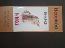 Hoooked DIY Craft Set Amigurumi Einhorn Nora neuwertig
