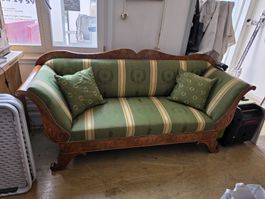 Antik Sofa Biedermeier Mahagoni mit Stoffbezug Gruen