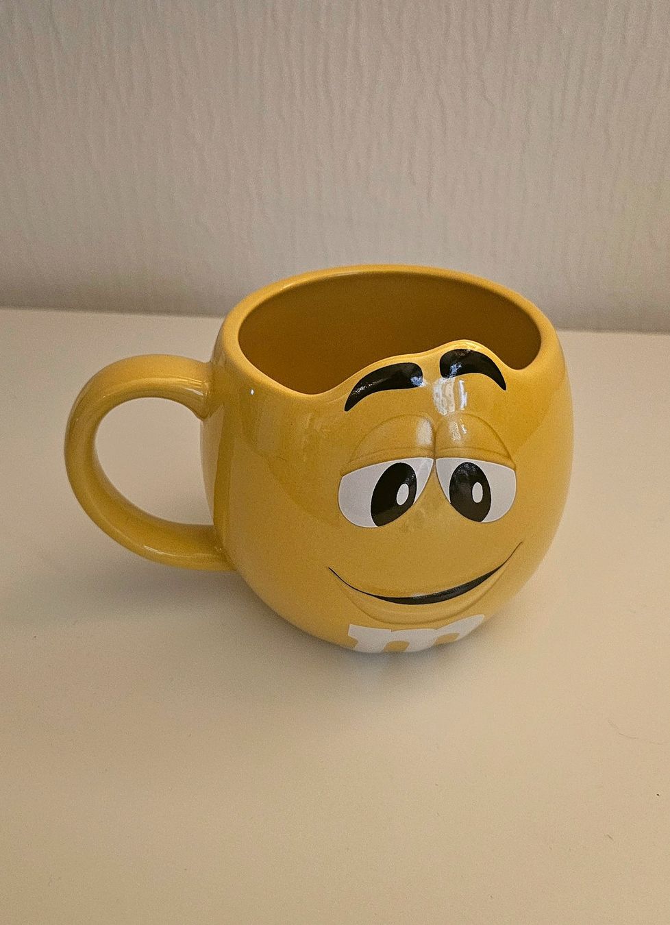 Tazze: Grande tasse M&M's jaune originale – Usato da Nyon venduto da Asheeka