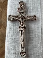 ✝️ Crucifix Catholique en Porcelaine Fait Main, Piece Unique