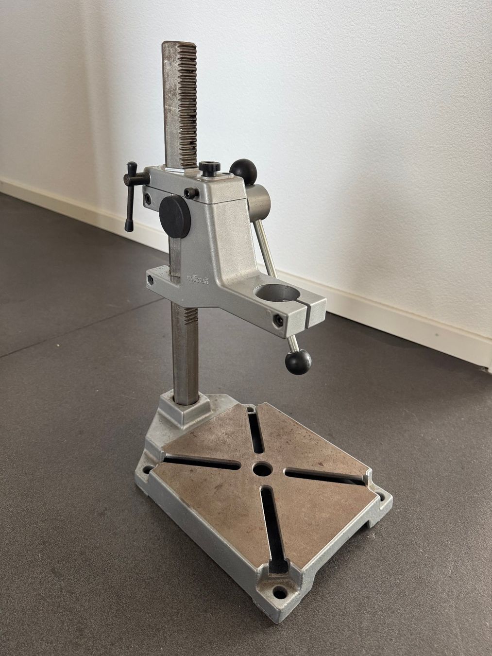 Wolfcraft Bohrmaschinen: Wolfcraft Bohrständer zum einspannen einer Handbohrmachine – Gebraucht aus Fribourg von tschjoly