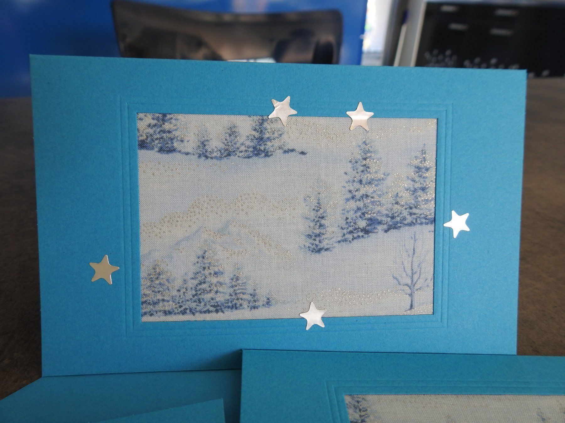 Cartoline: Set: 3 Weihnachtskarten mit Stoff (Doppelkarten/Kuverts) – Nuovo e nell'imballaggio originale da Zürich venduto da Piki7 1