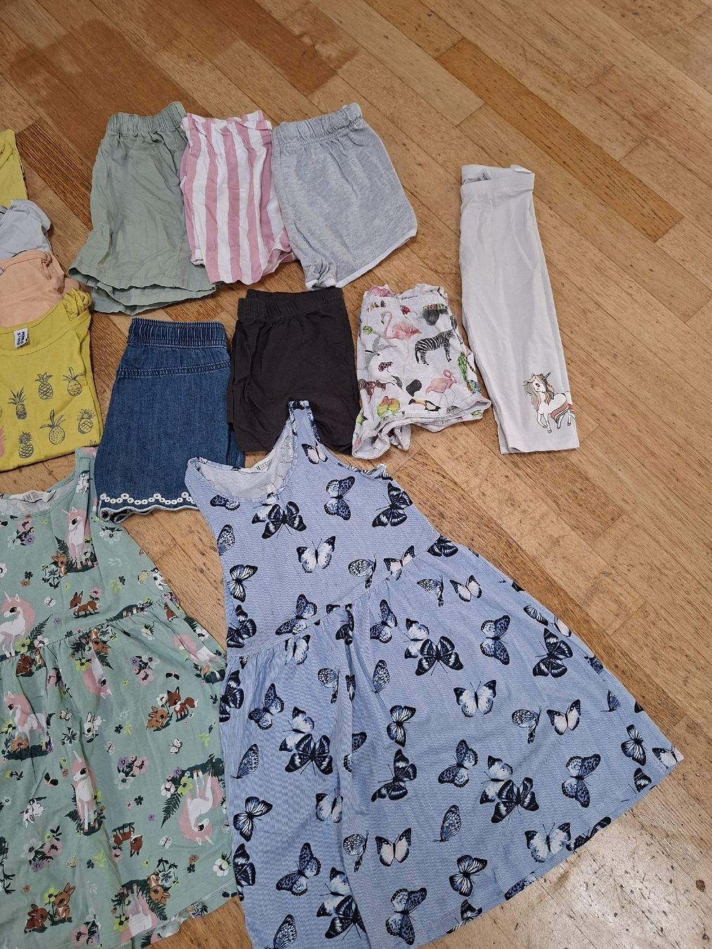 Lotti & Set di vestiti: Kleiderpaket Gr 122 – Usato da Beinwil am See venduto da AndSom 3