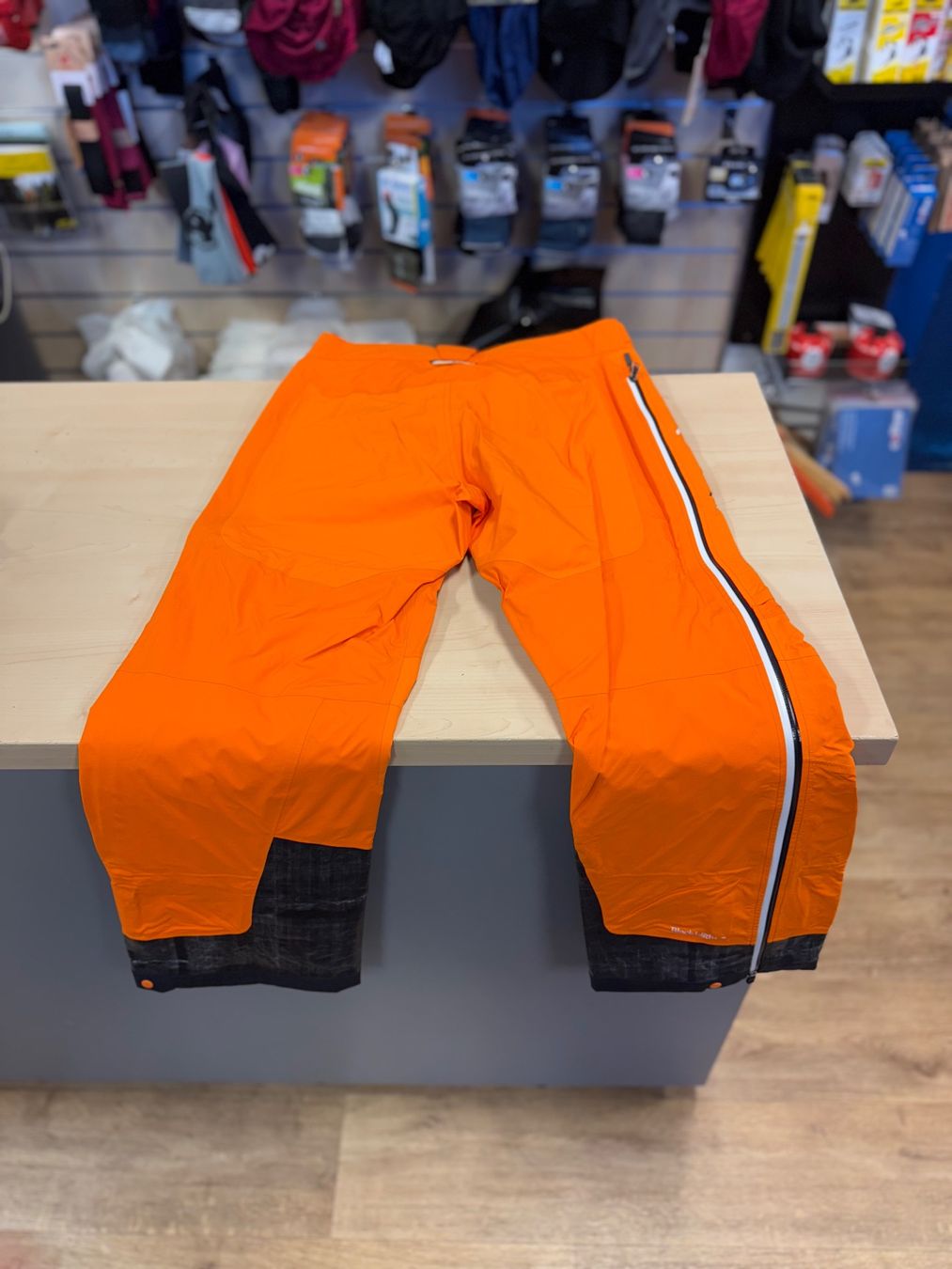 Peak Performance Hosen: Peak Performance BL 3L GORE-TEX PRO Skihose Grösse M NEU – Neu und originalverpackt aus Thusis von Strimer0 2