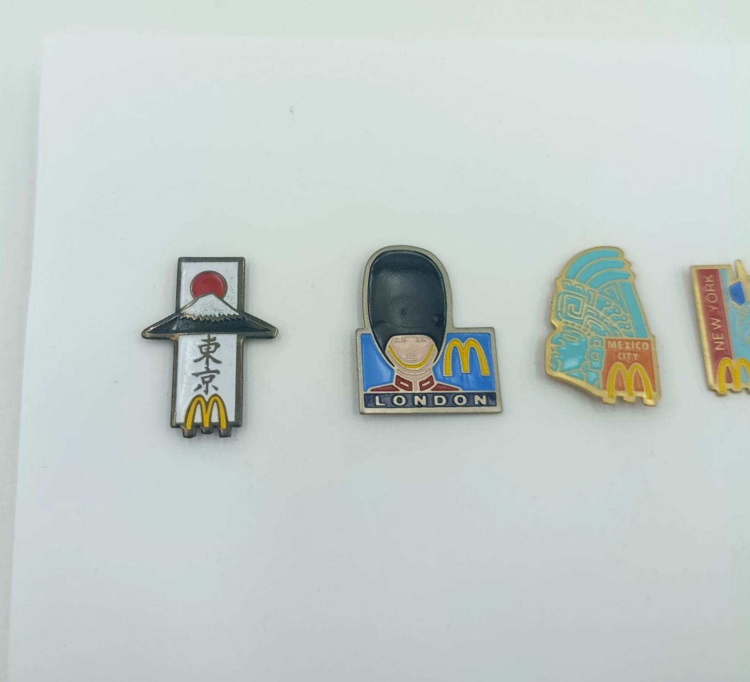 Mc Donald's Placchette & Badge: 6 MC Donalds Pins – Usato da Wil SG venduto da Donaldus 3