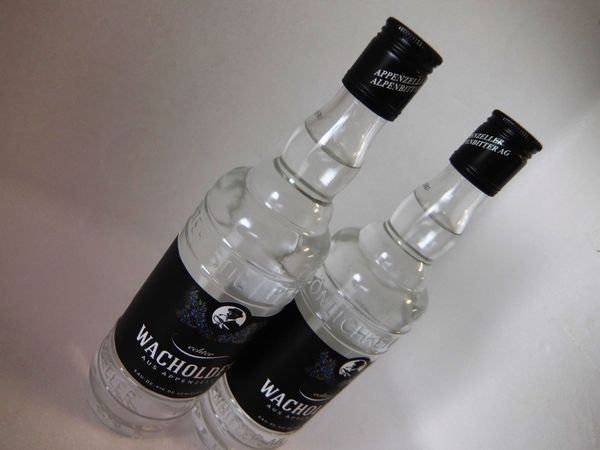 Spirituosen: 2x Echter Wacholder Appenzell  43% 50cl. – Neu und originalverpackt aus Wöschnau von Vinsale 4