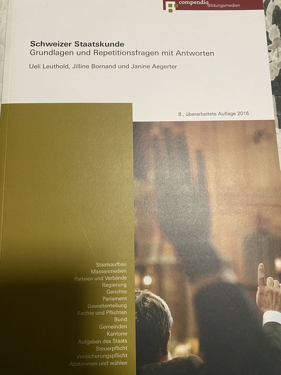 Livres: Schweizer Staatskunde – Neuf (Voir description) à Basel par A_6drv