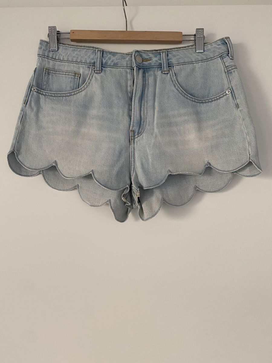H&M Jeans: Short en jeans H&M festoné – Usato da Lausanne venduto da Gabrie