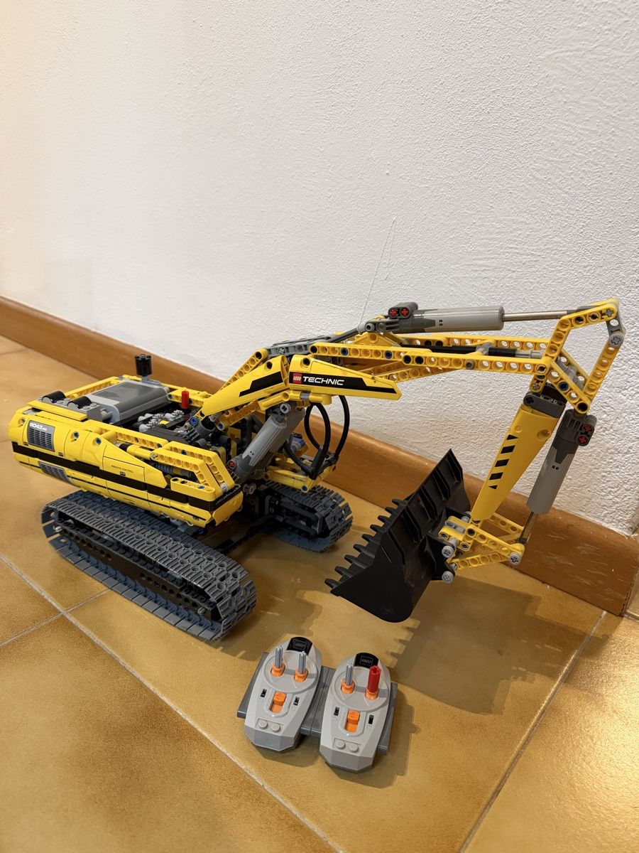 Lego Kit di costruzioni: LEGO Technic 8043 - Liebherr Bagger R 9800, Vollständig – Usato da Turbenthal venduto da Tizzo22 1