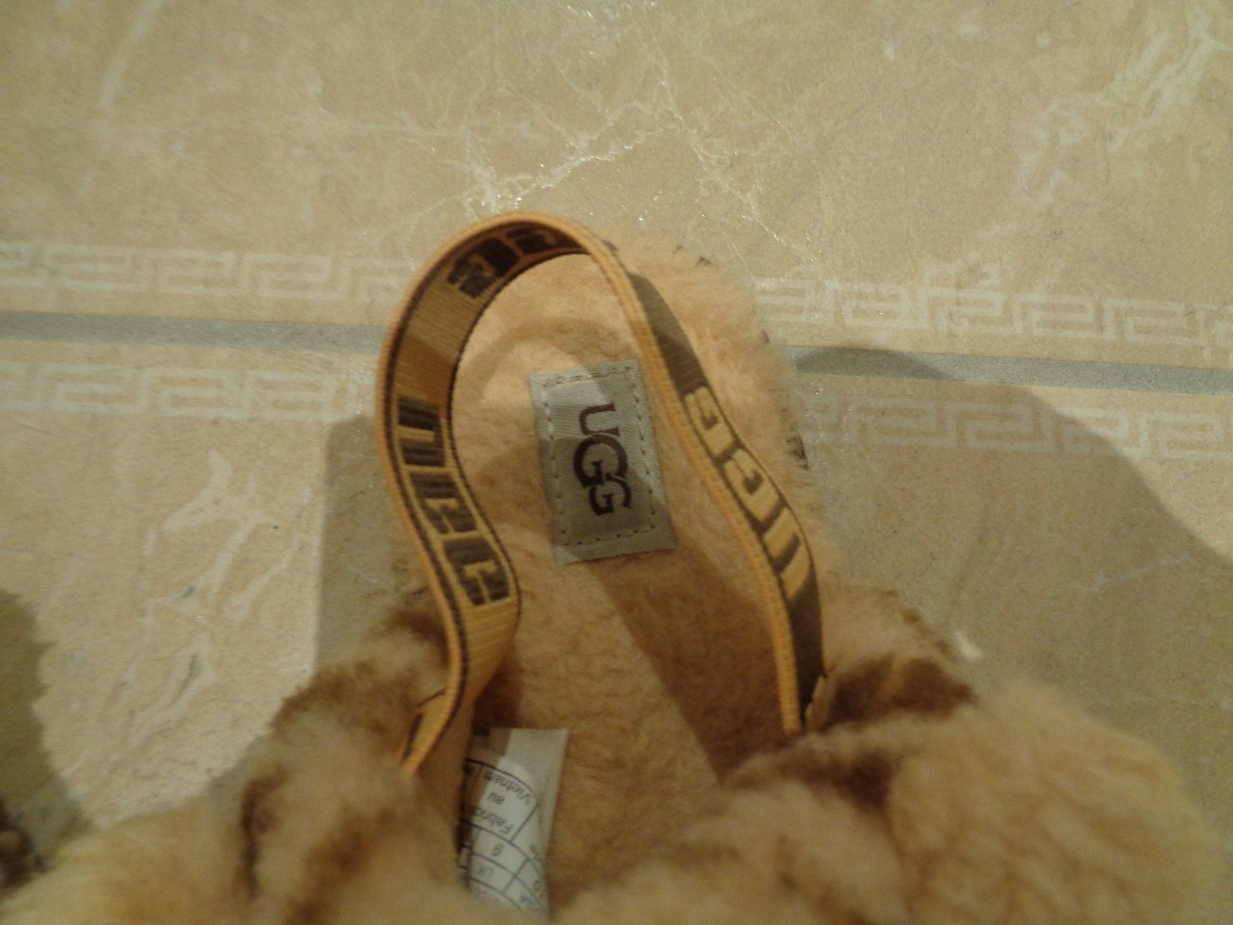 Ugg Scarpe per ragazze: UGG süsse Finken, 27.5 – Usato da Klingnau venduto da Markus14 3
