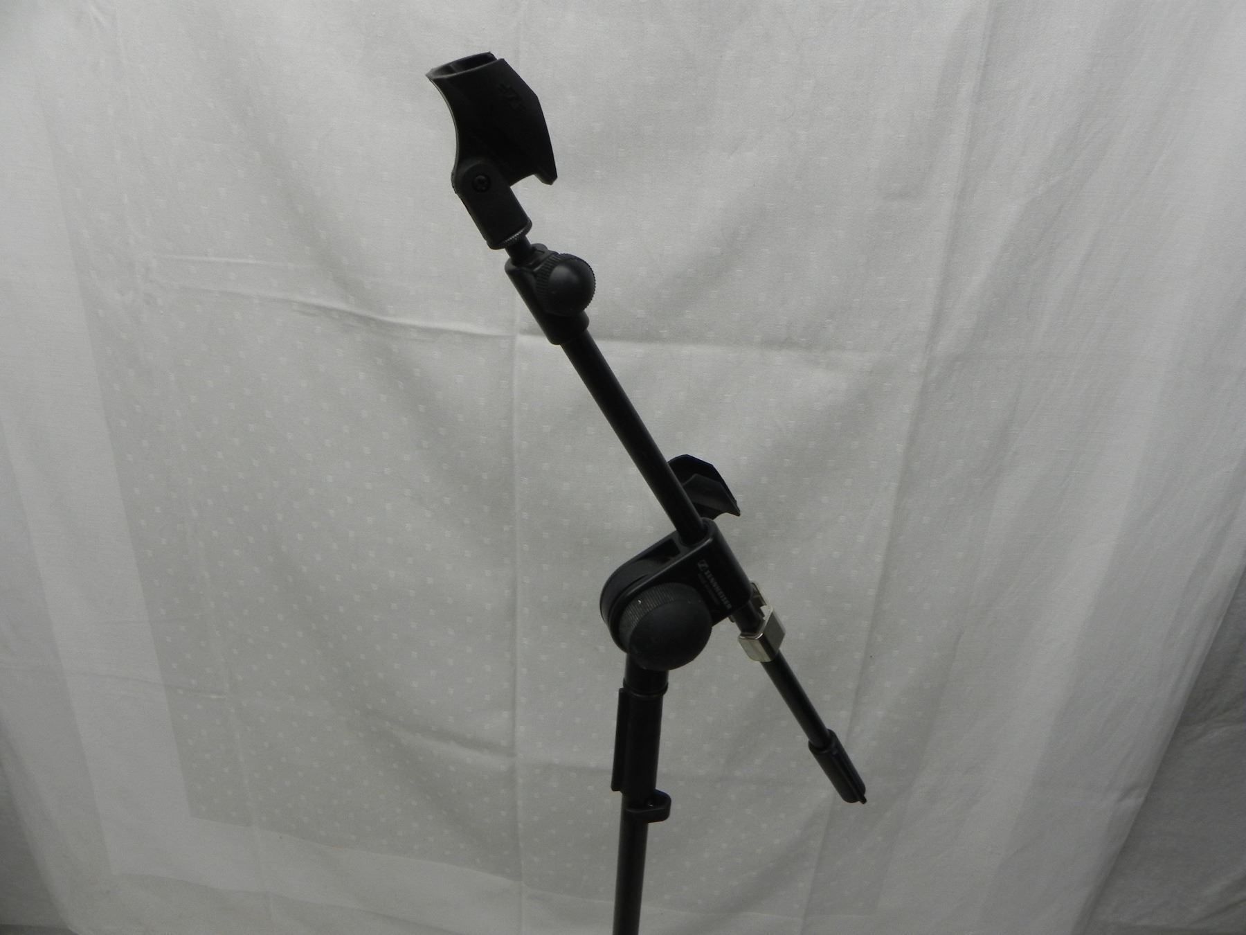 Sennheiser Supporti per strumenti musicali & leggii: Sennheiser Doppelmikrofon Ständer Total Liquidation – Usato da Basel venduto da Life-Style-Art